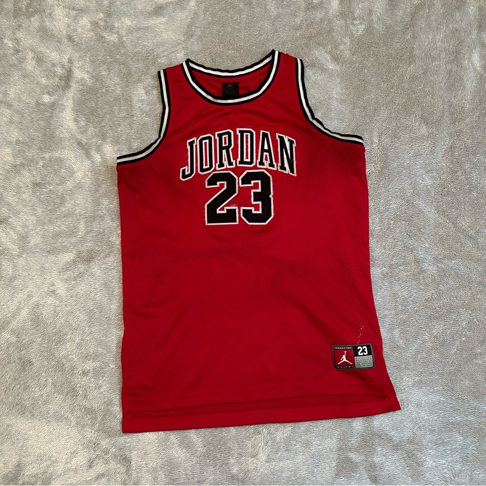 Air Jordan Black / Red Basketball Jersey Youth Size XL Preowned